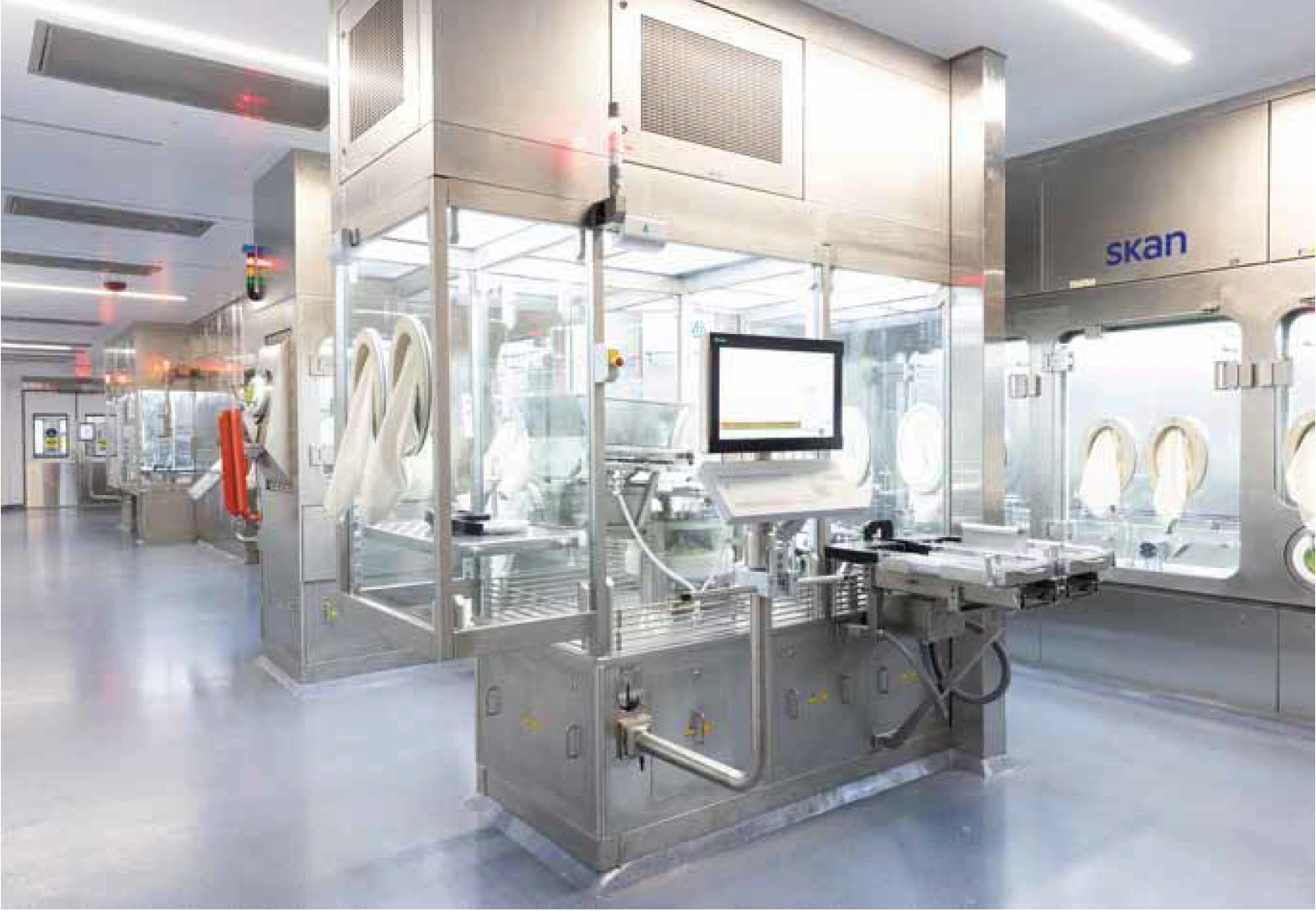 Sterile manufacturing cleanroom featuring advanced isolator technology and aseptic processing equipment supporting Annex 1 compliance. PCI Pharma Services ensures contamination control, sterility assurance, and regulatory excellence in pharmaceutical manufacturing